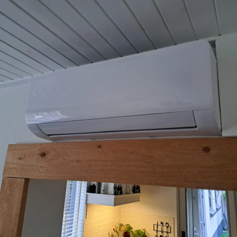 Binnenunit van een airco aan de wand